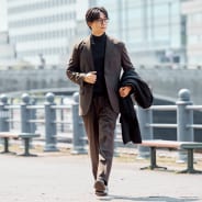 ブラック