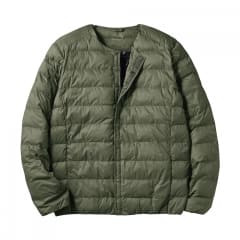 カーキグリーン