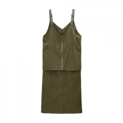 カーキグリーン