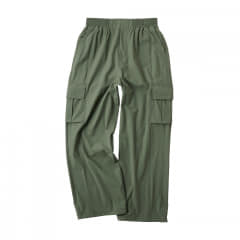 カーキグリーン