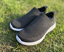 雨の日のマンホールでも滑りにくいシューズ!ファイングリップレディース